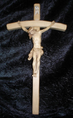 Holzkreuz mit Korpus